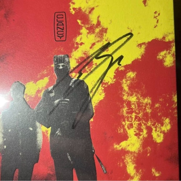 Twenty One Pilots Clancy CD Signed Autographed 21 Pilots - Picture 3 of 4